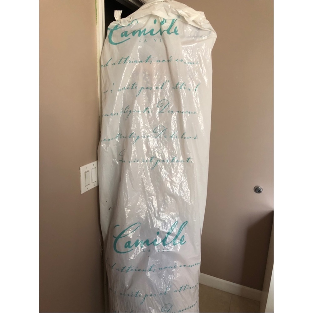 PROM DRESS - Picture 2 of 8